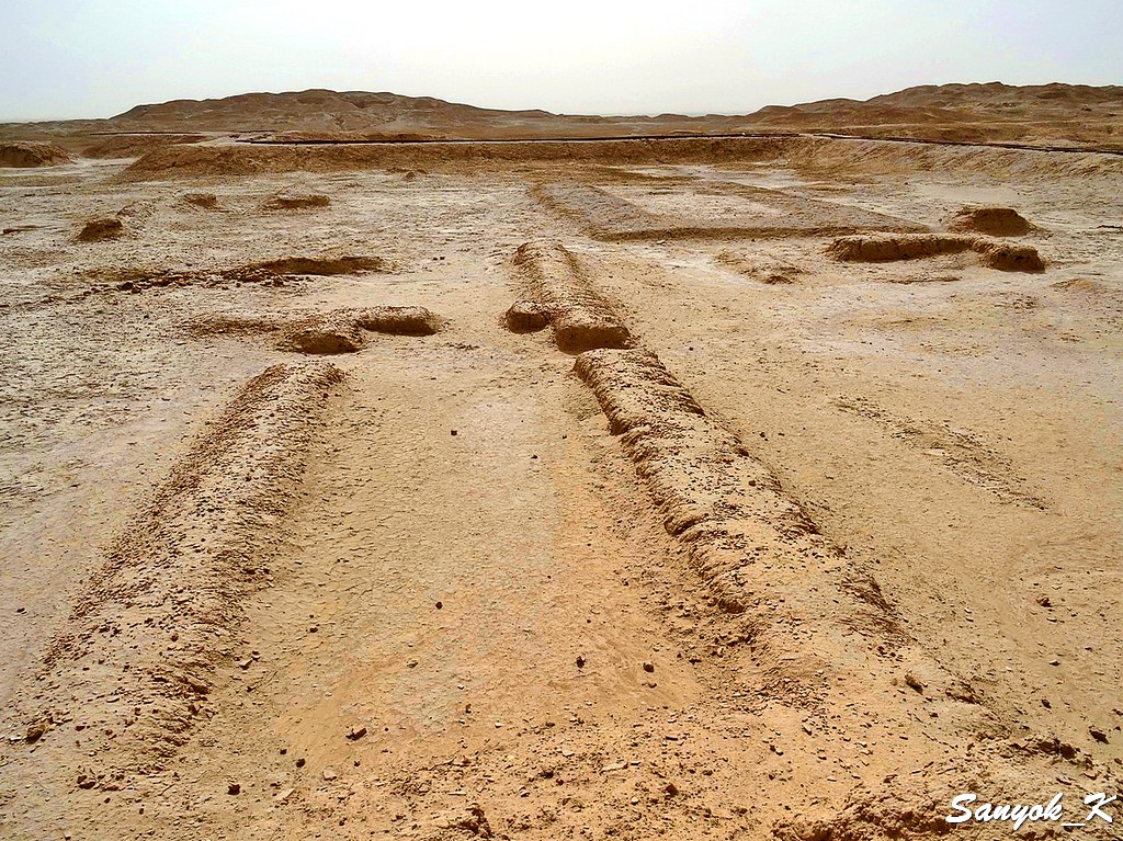 2 Samawah Warka Uruk Excavations near Ziggurat Cамава Варка Урук Раскопки