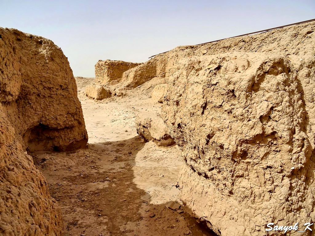 8 Samawah Warka Uruk Excavations near Ziggurat Cамава Варка Урук Раскопки